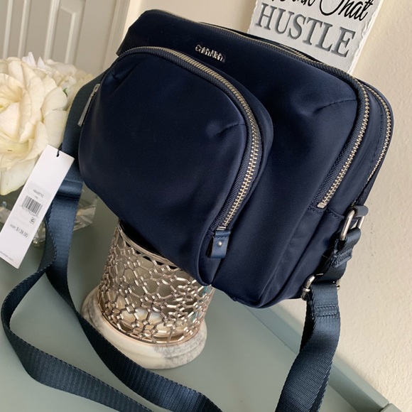 ❌SOLD❌ NWT! Calvin Klein Tanya Nylon Crossbody - Picture 2 of 8